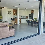 Lapidea Βίλα Sinj