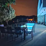 Lapidea Βίλα *